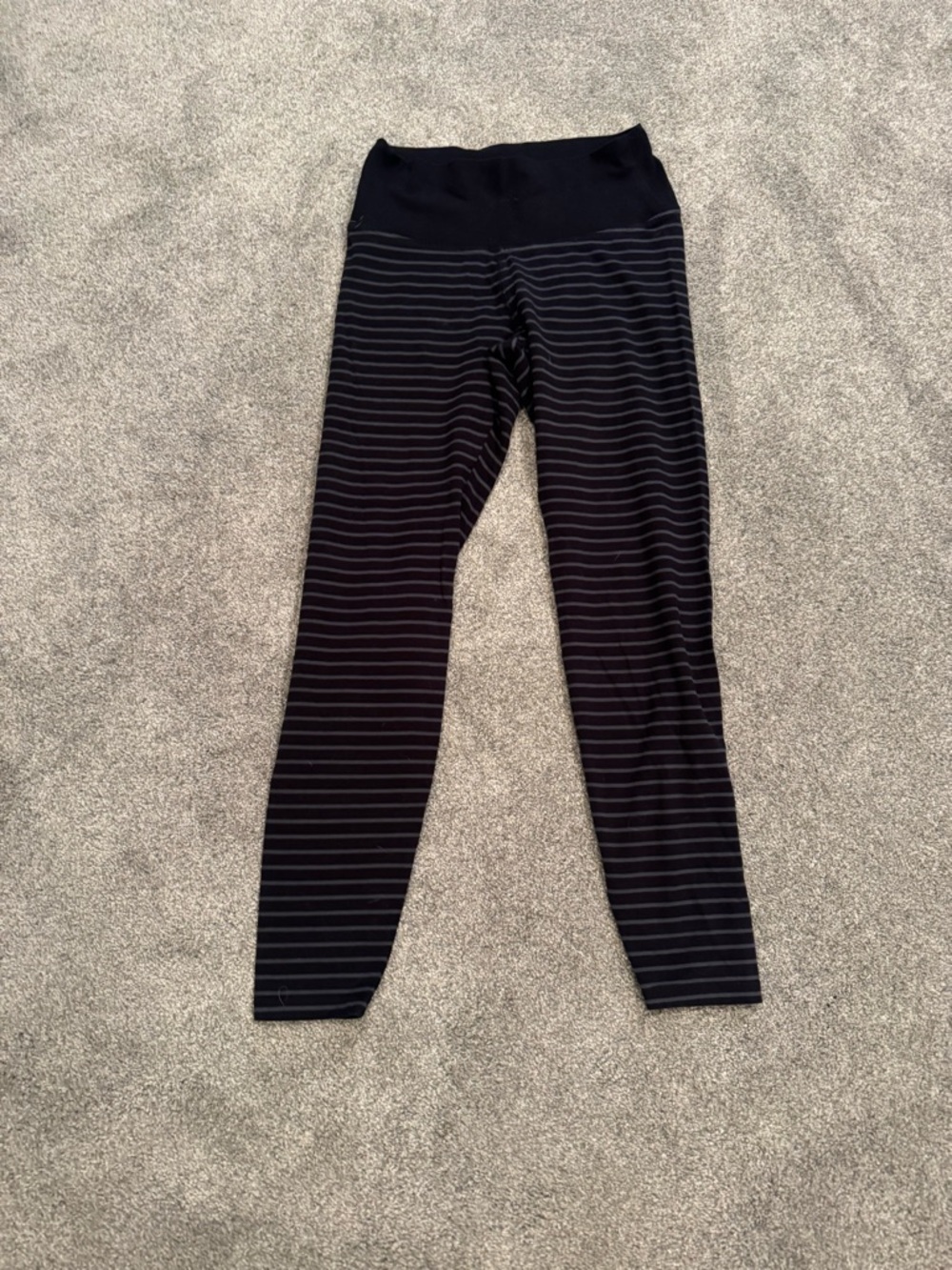 Old Navy Black & Gray Striped Active Leggings